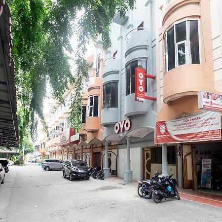 Oyo 835 Metropolitan Home Stay Медан Екстер'єр фото